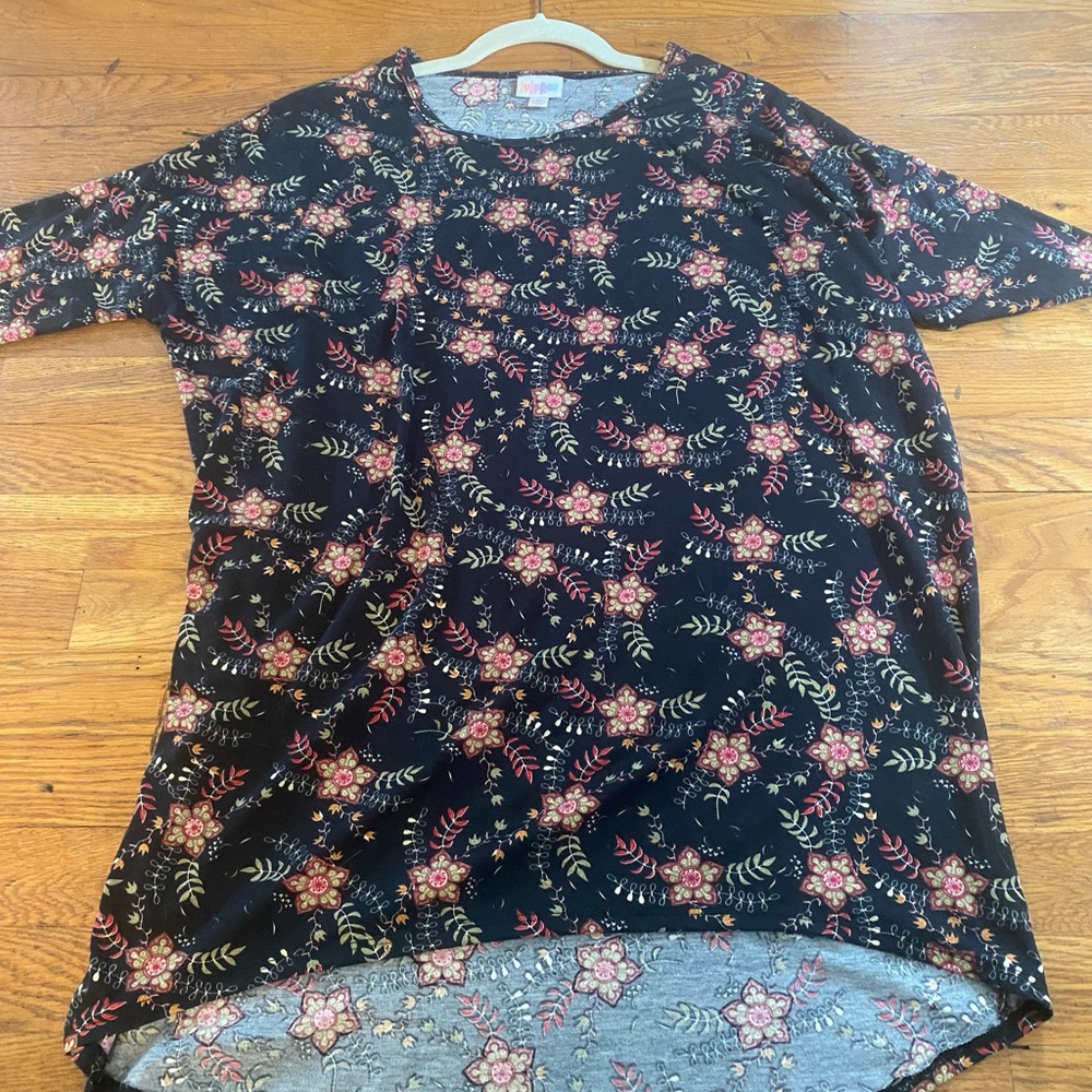 LuLaRoe Irma Short Sleeve Top - Black/Pink/Tan Floral - Size Medium - GUC - Picture 2 of 6